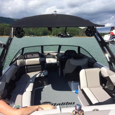 2014 Malibu wakesetter 23lsv