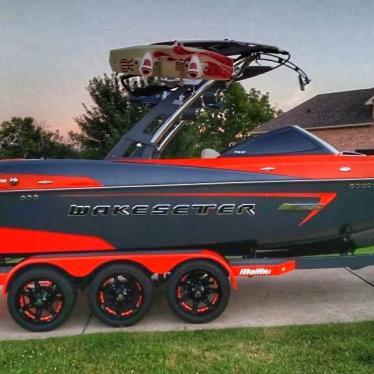 2014 Malibu practically brand new wake ski only 14h msrp $131k