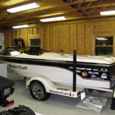 1988 Mastercraft prostar 190