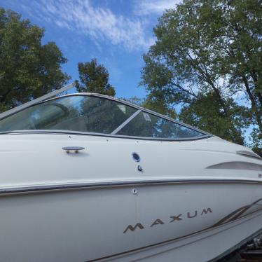 2001 Maxum 2300 sr