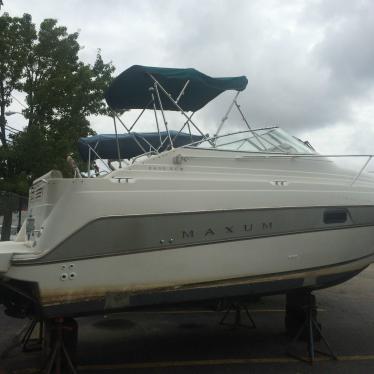 1994 Maxum 2400 scr