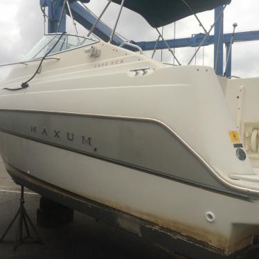 1994 Maxum 2400 scr