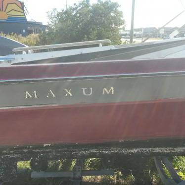 1989 Maxum 125 hp.