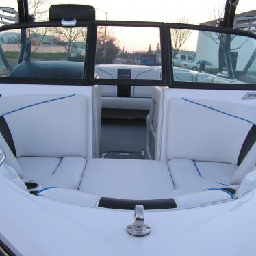 2010 Nautique 210