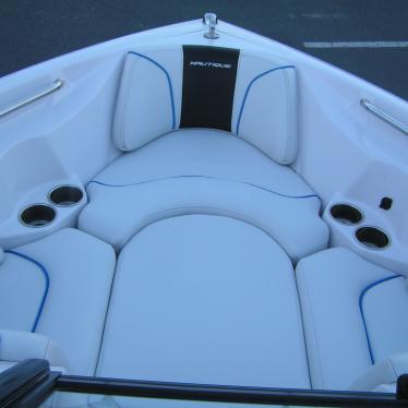 2010 Nautique 210