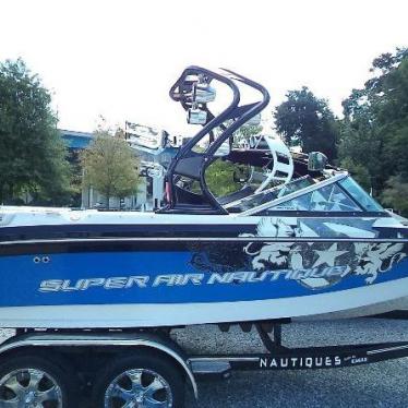 2010 Nautique 210