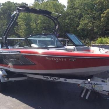 2014 Nautique ski 200