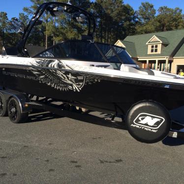 2011 Nautique 210