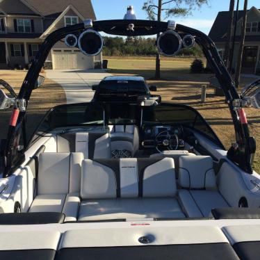 2011 Nautique 210