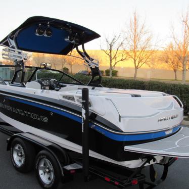 2010 Nautique 210