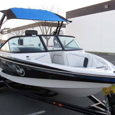 2010 Nautique 210