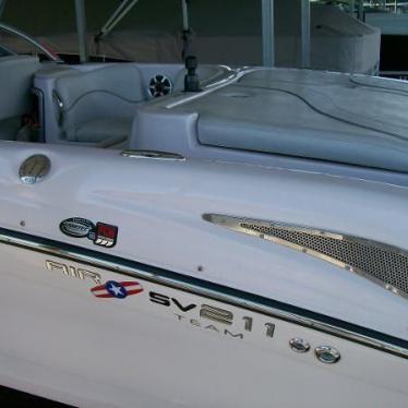 2005 Nautique 211 team