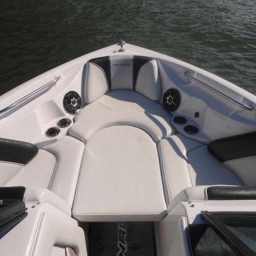 2010 Nautique 210