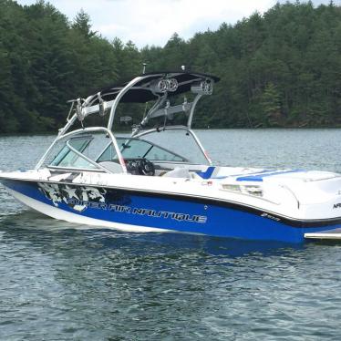 2008 Nautique 210