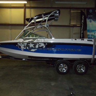 2008 Nautique 210