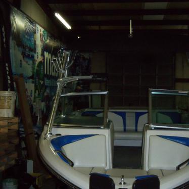 2008 Nautique 210