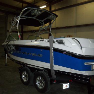 2008 Nautique 210