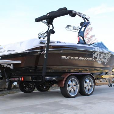 2009 Nautique 230