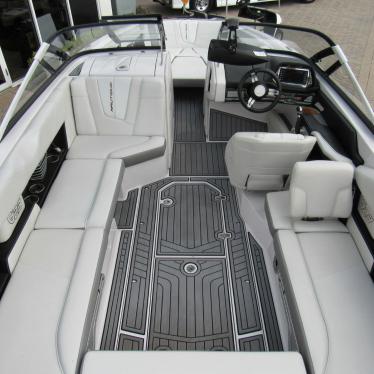 2013 Nautique g23