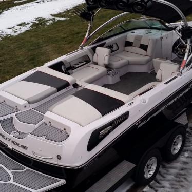 2008 Nautique 230 team edition