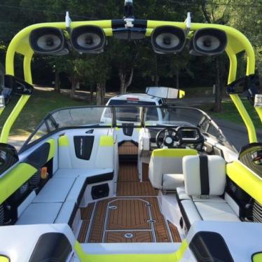 2015 Nautique g23