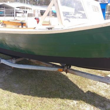 20 foot simmons sea skiff we had one. we loved it! it is