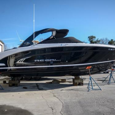 2015 Regal 3200 bow rider