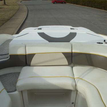 2007 Rinker 262 br