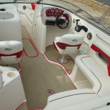 2005 Rinker 232