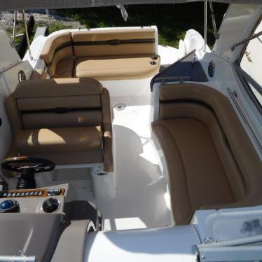 2010 Rinker 260 express cruiser