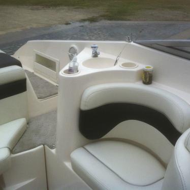 2005 Rinker captiva 232