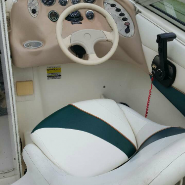 1998 Rinker 5.7