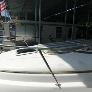 2005 Rinker 300 fiesta vee