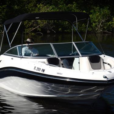 2012 Rinker 216 captiva