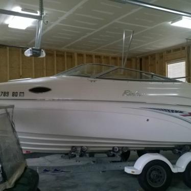 2005 Rinker 232 captiva cuddy