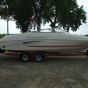 2005 Rinker 232 br