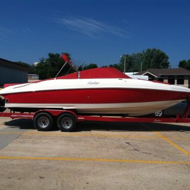 2005 Rinker 262