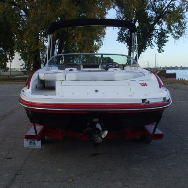 2007 Rinker 226