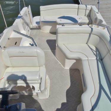 2005 Rinker 270