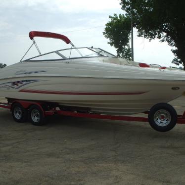 2005 Rinker 232 br