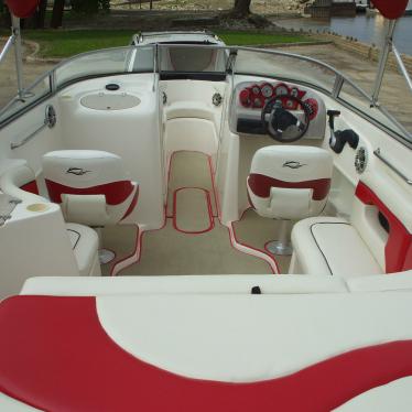 2005 Rinker 232 br