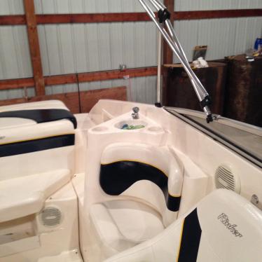 2002 Rinker captiva 232