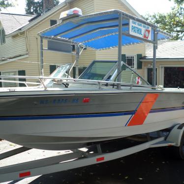 1985 Rinker open bow