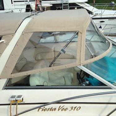 2002 Rinker 310 fiesta vee