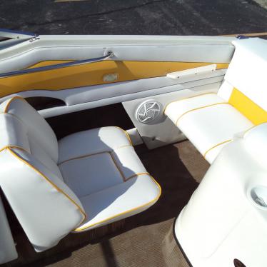 1995 Rinker 209 captiva