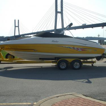 2005 Rinker 232