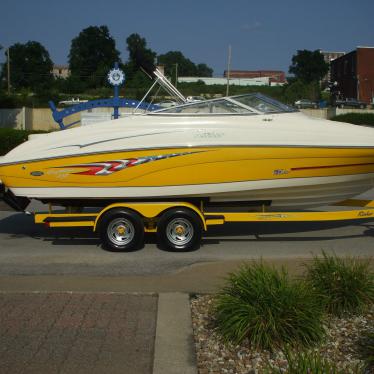 2005 Rinker 232