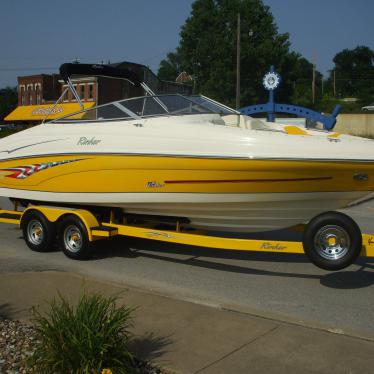 2005 Rinker 232