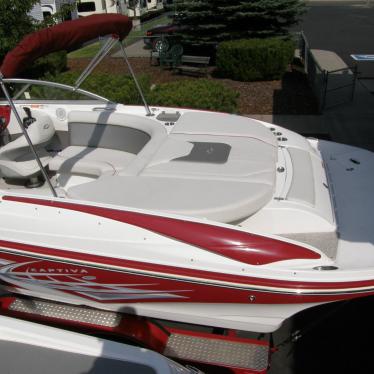 2012 Rinker 226 r captiva/br