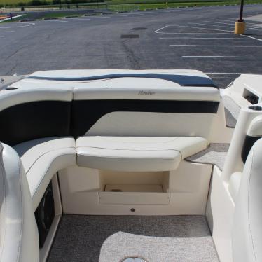 2005 Rinker 232 br